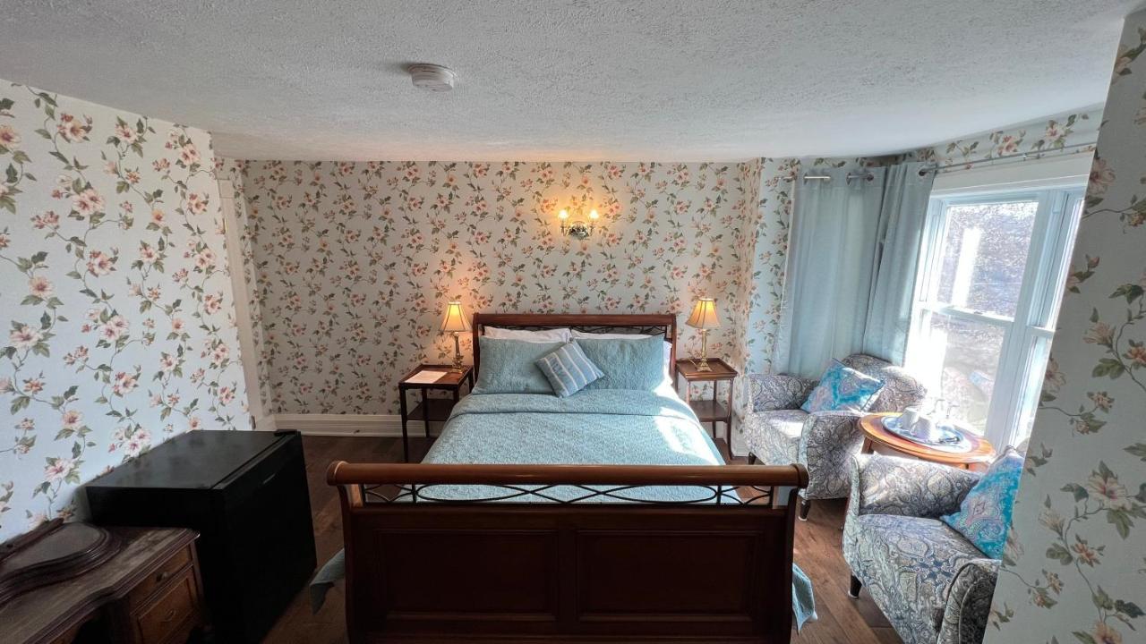 Bedham Hall 3* Niagara Falls