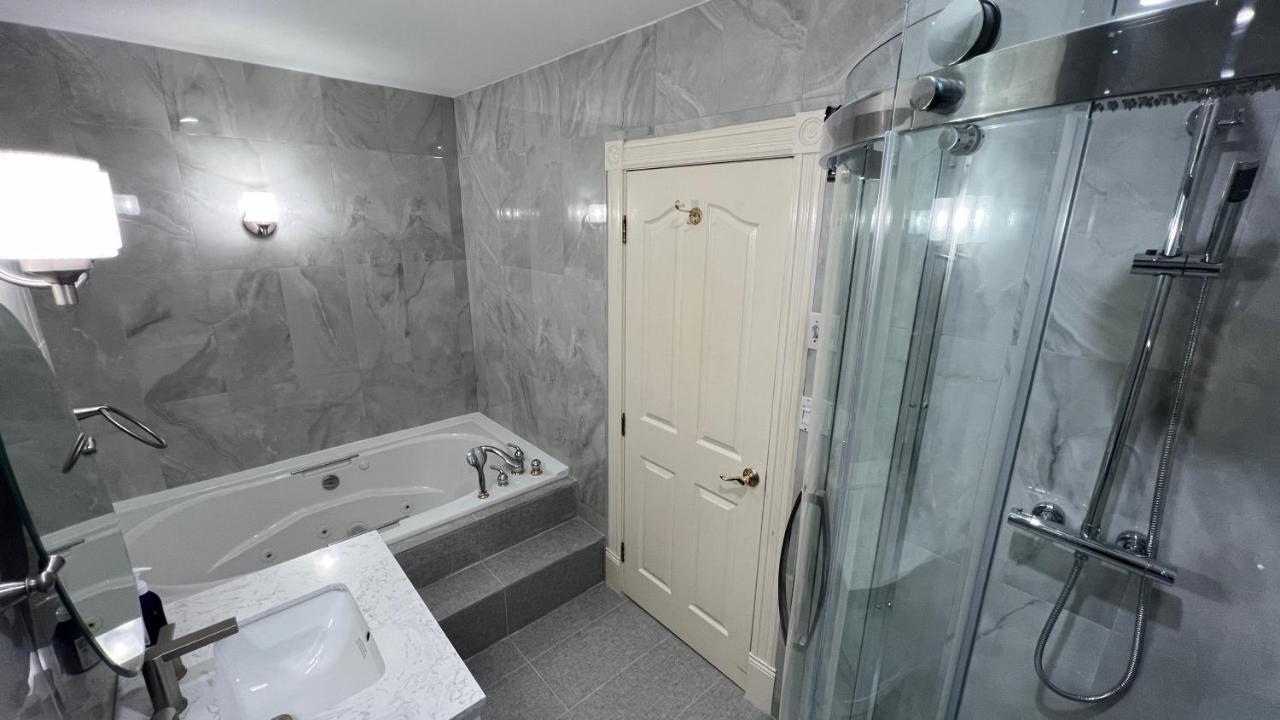 Bedham Hall 3*